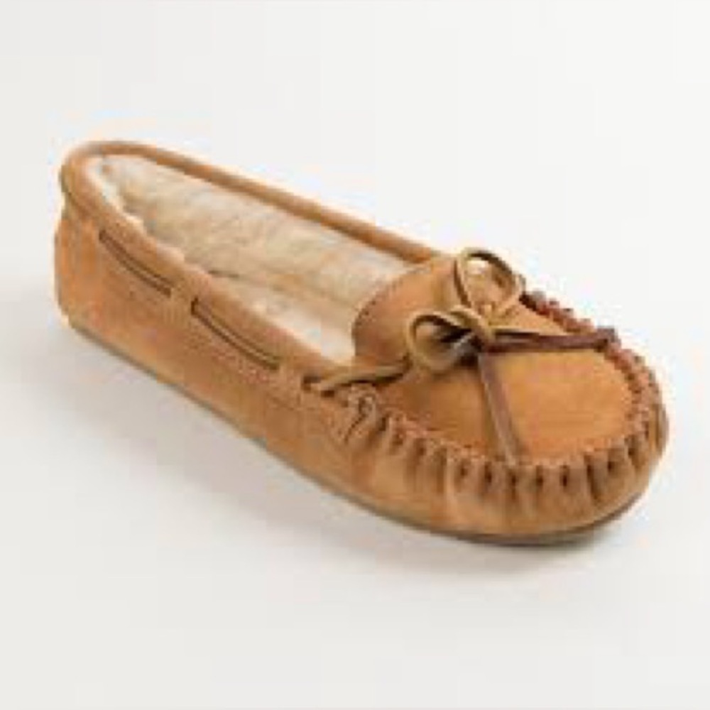 Minnetonka Women’s Cally slippers‎ tan suede faux fur lined size 10 casual cozy